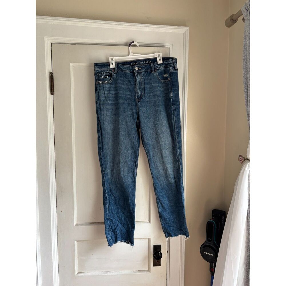 american eagle strigid mom jeans